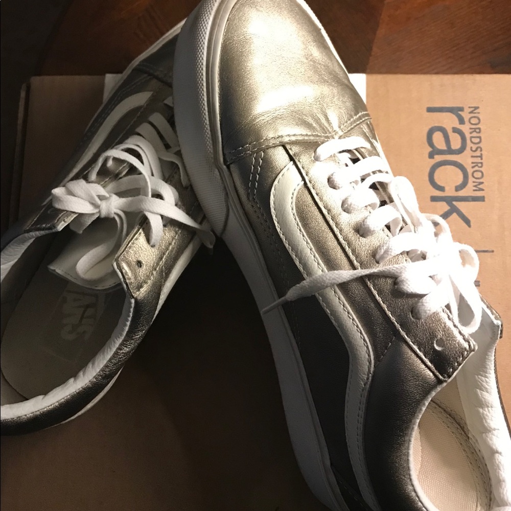 Metallic gold Special Edition VANS